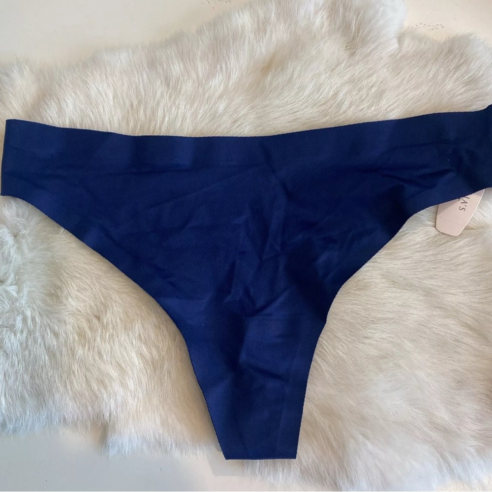 NWT Vintage Victoria's Secret Silky Satin Wide Band No-Show Thong Panties M